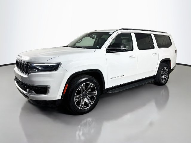 Used 2024 Jeep Wagoneer L Series II w/ Flexible Seating Group RWD image 4