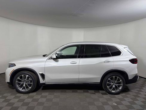 New 2026 BMW X5 xDrive40i w/ Premium Package AWD/4WD image 4