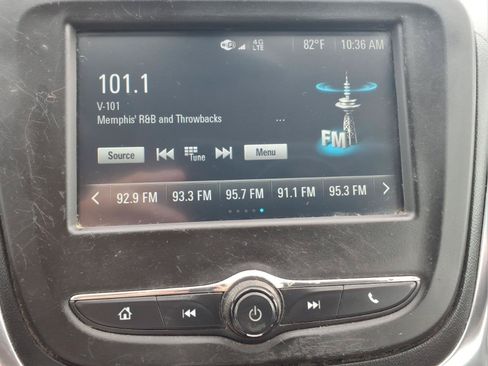 Used 2018 Chevrolet Equinox LS FWD image 23