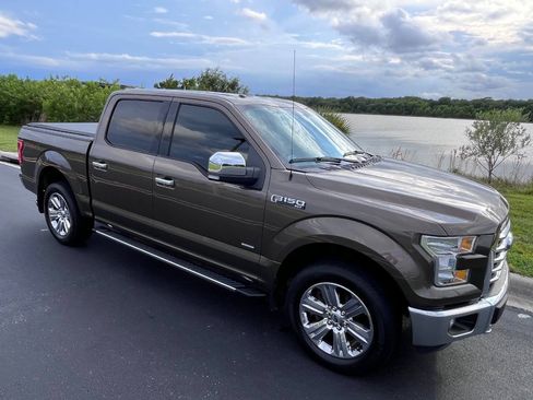 Used 2015 Ford F150 XLT w/ Equipment Group 302A Luxury AWD/4WD image 14