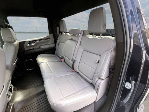 Used 2022 GMC Sierra 1500 SLT image 23