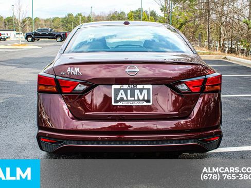 Used 2025 Nissan Altima 2.5 SV image 10