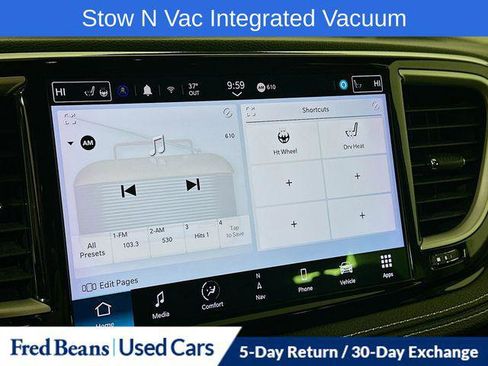 Certified 2022 Chrysler Pacifica Touring-L w/ Uconnect Theater Family Group image 17