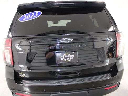 Used 2023 Chevrolet Suburban Z71 w/ Luxury Package image 9