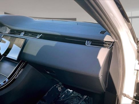 Certified 2025 Land Rover Range Rover Evoque Dynamic SE AWD/4WD image 24