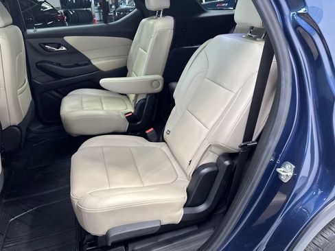 Used 2023 Chevrolet Traverse LT w/ LT Premium Package AWD/4WD image 47