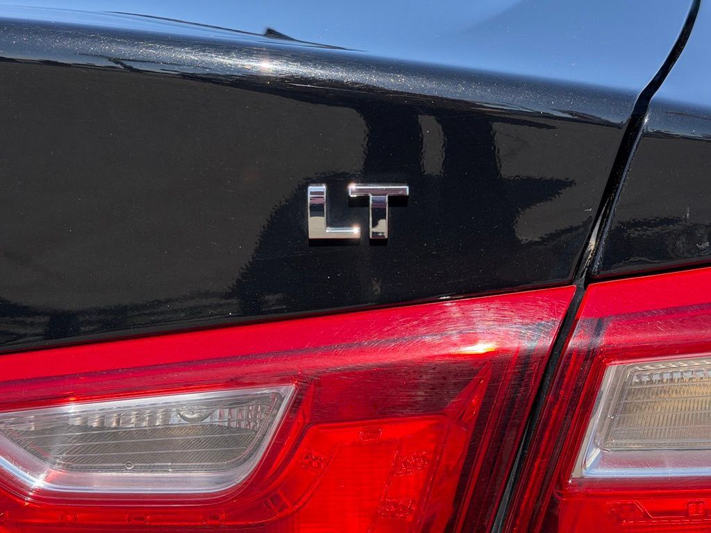 Used 2025 Chevrolet Malibu LT FWD image 8