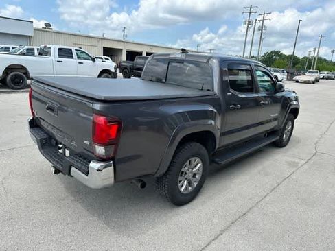 Used 2019 Toyota Tacoma SR5 AWD/4WD image 19