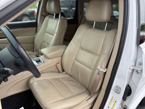 Used 2018 Jeep Grand Cherokee Limited w/ Luxury Group II AWD/4WD image 11