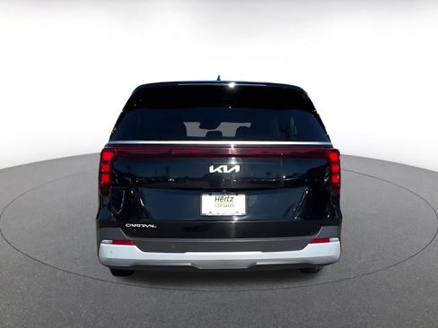 Used 2026 Kia Carnival FWD image 12