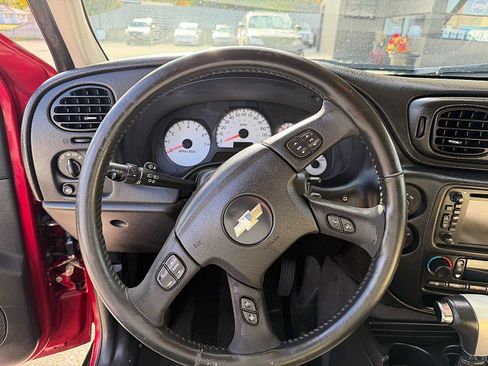 Used 2005 Chevrolet TrailBlazer LT image 12