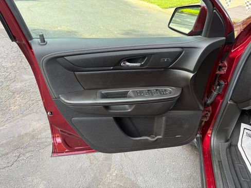 Used 2017 Chevrolet Traverse LT FWD image 12