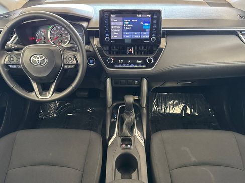 Used 2022 Toyota Corolla Cross LE w/ Moonroof Package AWD/4WD image 13