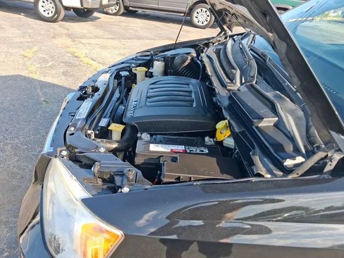 Used 2018 Dodge Grand Caravan SE w/ UConnect Hands-Free Group FWD image 13