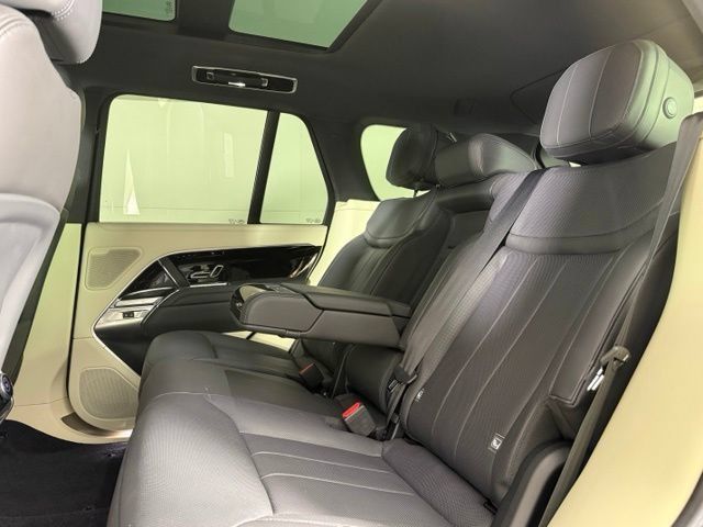 Used 2023 Land Rover Range Rover SE AWD/4WD image 24