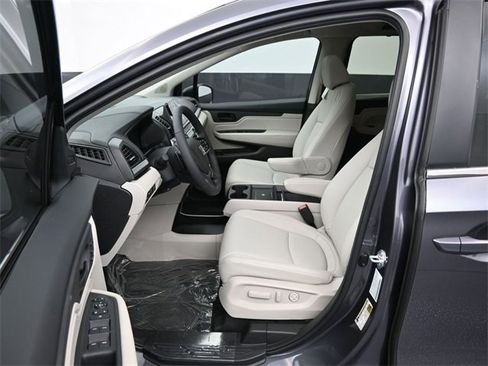 New 2026 Honda Odyssey EX-L image 3