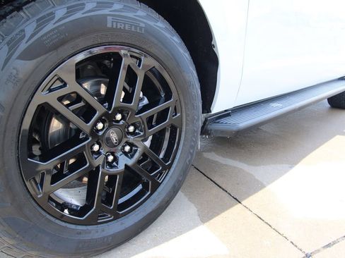 Used 2025 Ford Expedition Max Active image 11