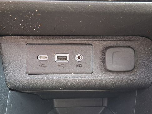 Used 2023 Buick Encore GX Preferred FWD image 23