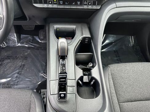 Used 2023 Toyota Crown XLE image 23