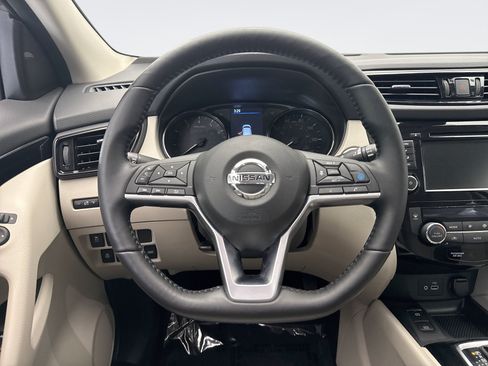 Used 2022 Nissan Rogue Sport SL AWD/4WD image 12