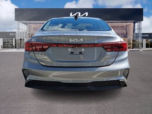 Used 2023 Kia Forte LXS image 5