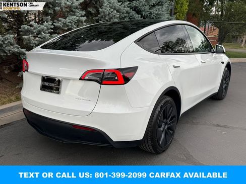 Used 2024 Tesla Model Y Long Range AWD/4WD image 8