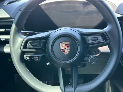 Used 2025 Porsche Macan Electric RWD image 19