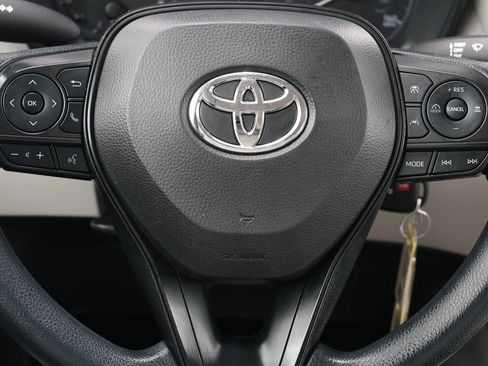 Used 2024 Toyota Corolla Cross L AWD/4WD image 17