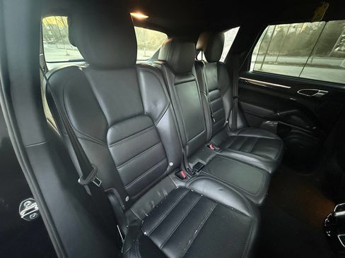 Used 2011 Porsche Cayenne image 26