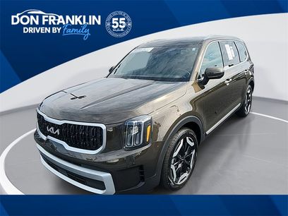 Used 2024 Kia Telluride EX w/ EX Captain's Chair Package