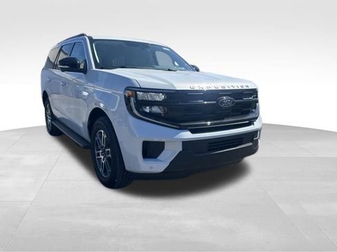 New 2026 Ford Expedition Active image 7