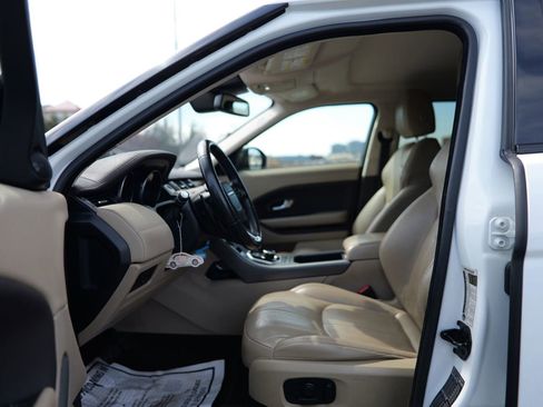 Used 2018 Land Rover Range Rover Evoque image 17