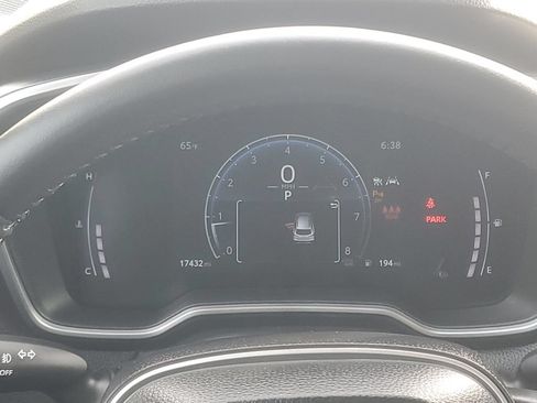 Used 2025 Toyota Corolla Cross XLE AWD/4WD image 16