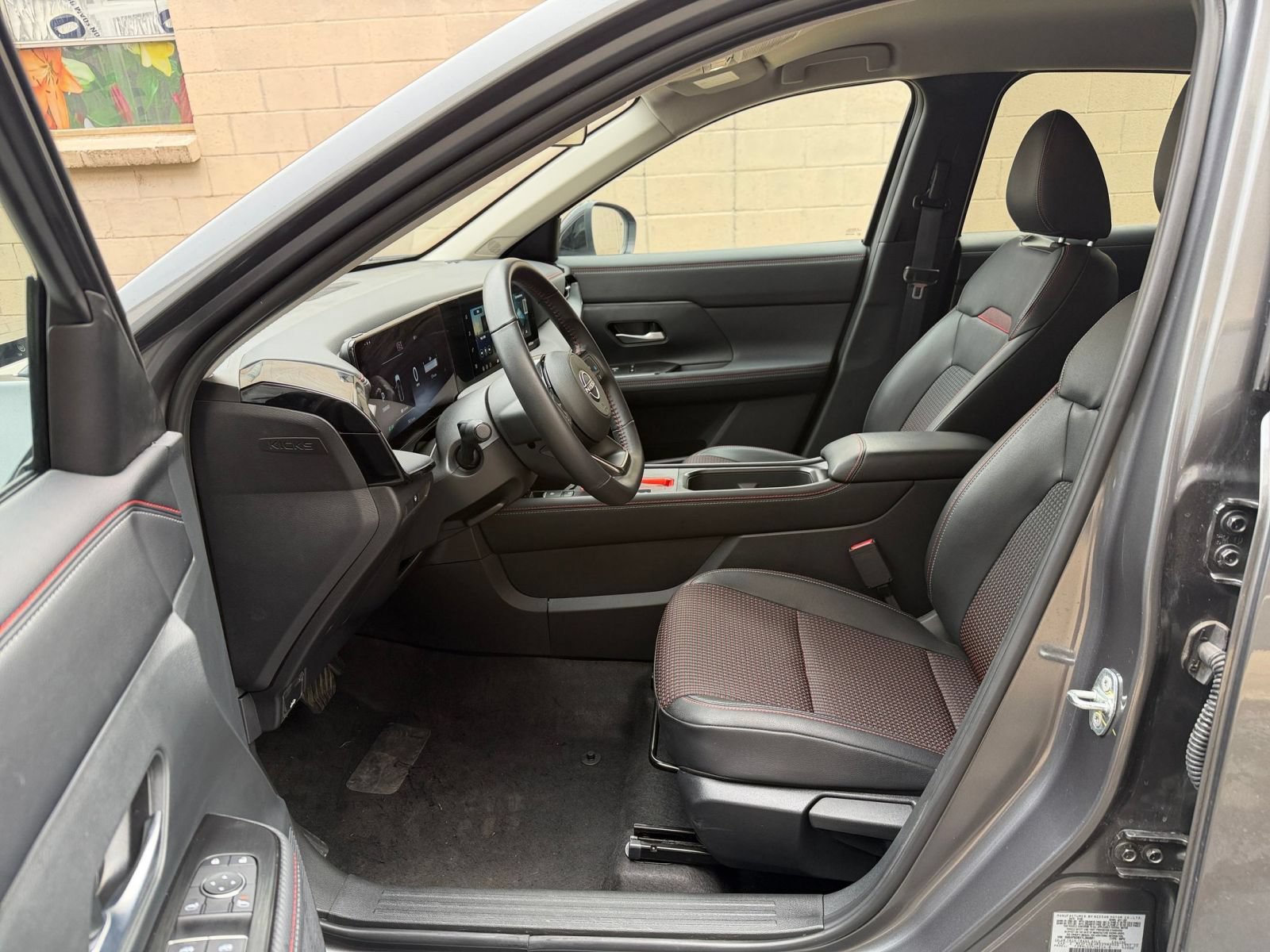 Used 2026 Nissan Kicks SR AWD/4WD image 25