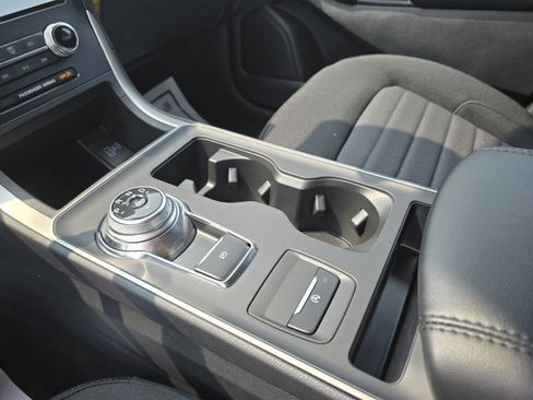 New 2024 Ford Edge SE w/ Black Appearance Package image 9