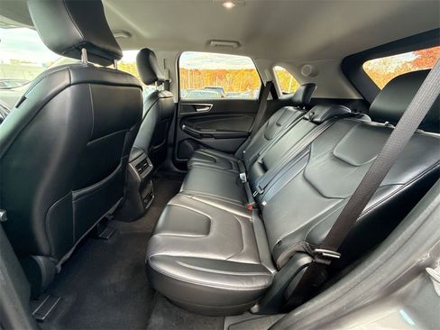 Used 2022 Ford Edge Titanium image 23