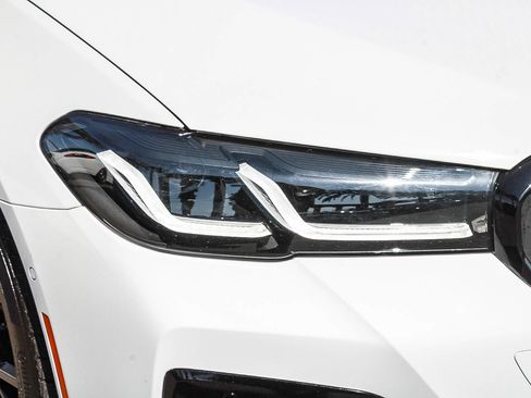 Used 2023 BMW 540i w/ M Sport Package RWD image 8