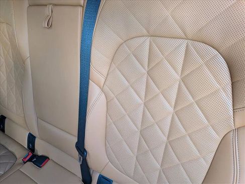 Used 2023 BMW X6 xDrive40i w/ M Sport Package image 14