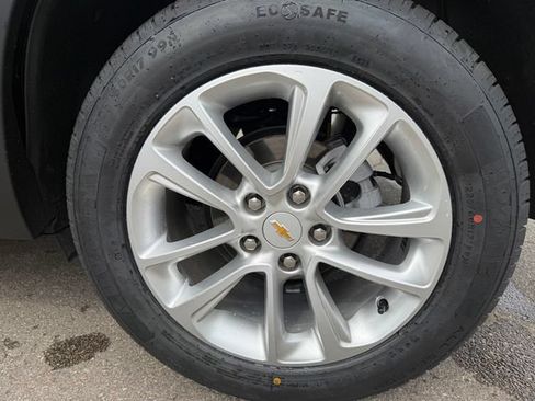 Used 2024 Chevrolet TrailBlazer LS FWD image 28