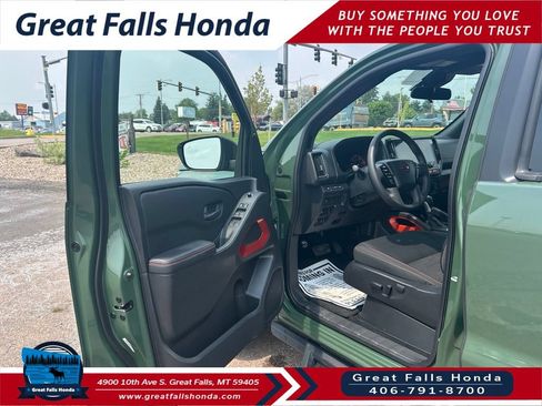 Used 2026 Nissan Frontier PRO-4X w/ Tow Package AWD/4WD image 9