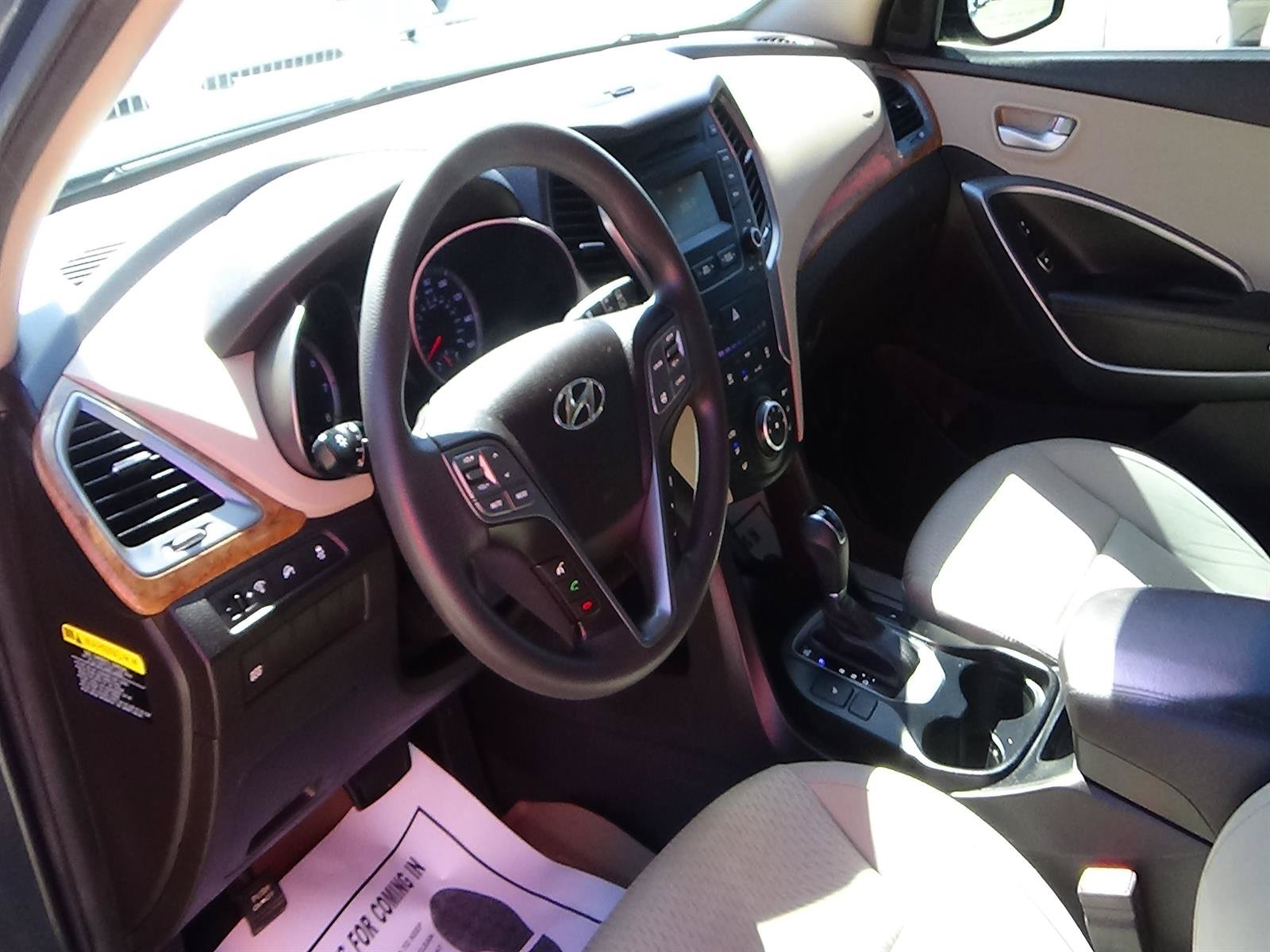 Used 2016 Hyundai Santa Fe SE FWD image 16