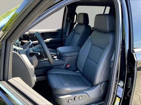 New 2026 Chevrolet Suburban LT AWD/4WD image 10