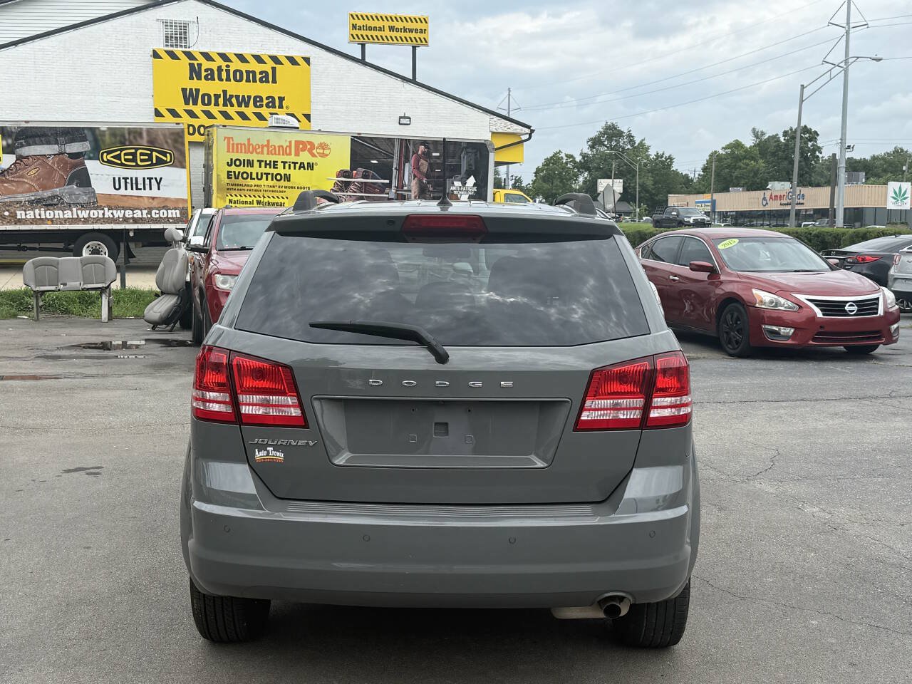 Used 2020 Dodge Journey SE w/ Blacktop Package FWD image 4
