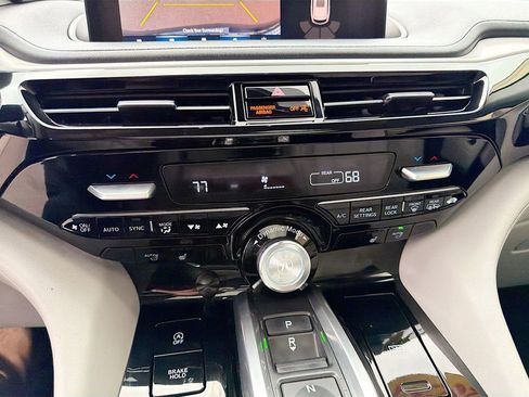 Used 2023 Acura MDX SH-AWD w/ Technology Package image 36