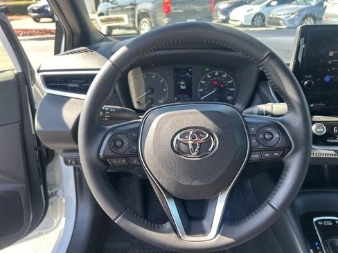 Used 2025 Toyota Corolla SE image 16