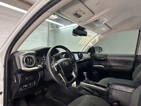 Used 2021 Toyota Tacoma SR5 RWD image 18