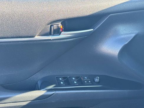 Used 2019 Toyota Camry SE image 31