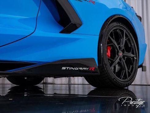 Used 2023 Chevrolet Corvette Stingray Premium Cpe w/ Z51 Performance Package RWD image 9