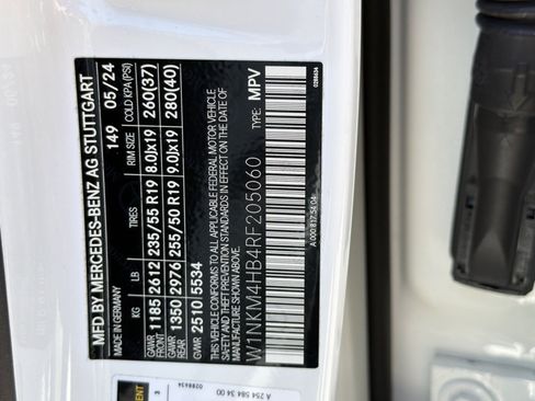 Used 2024 Mercedes-Benz GLC 300 4MATIC image 29