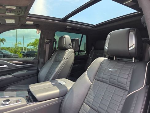 Used 2023 Cadillac Escalade V w/ LPO, ONYX Package AWD/4WD image 29